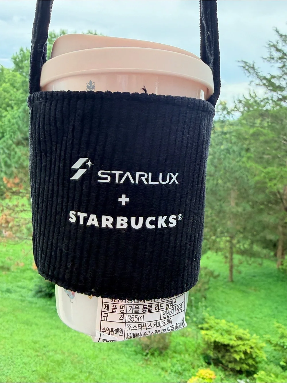 Rare Starbucks x STARLUX Collaboration exclusive pilot Bearista cup carrier